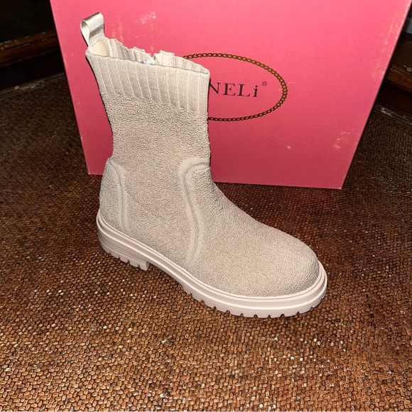 Vaneli Cipria Natural Zenon Stretch Knit Lug Sole Booties Women’s Size 7 NEW - Picture 3 of 9